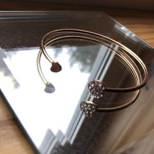 NWOT Gold heart bracelet cuff